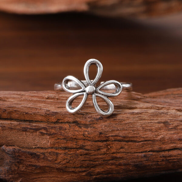oly-8a15cf21eedb50de46affc31a5b695a9 Wholesale Zinc Alloy Antique Silver Flower Ring Adjustable Women S Fashion Jewelry