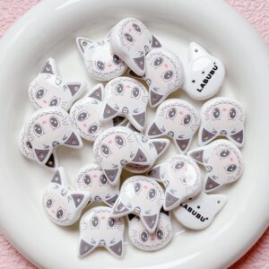 05-white / Size is about 21*23mm, hole diameter is about 3mm (sold by piece)