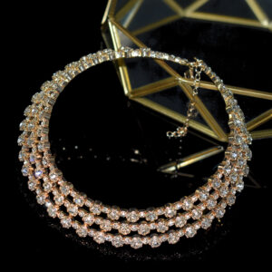 3 rows of golden White Diamonds