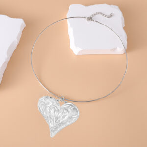 Wholesale Vintage Retro Geometric Double Heart Pendant Choker Necklace Antique Silver Finish Chic Jewelry Accessory For Boutique Resale