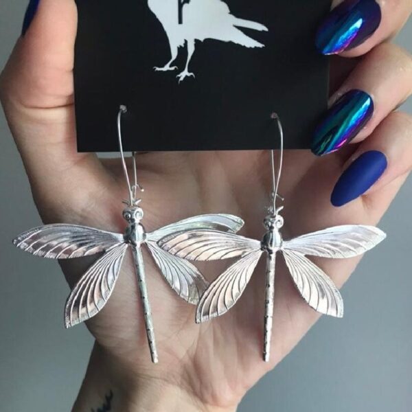 Wholesale Retro Dragonfly Earrings For Women Stylish Silver Alloy Electroplated Jewelry Party Wear Fashion Accessory