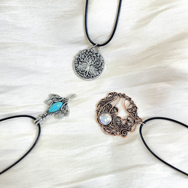 oly-8eea041ce6c3e9e7b4a337a4f37176c4 Wholesale Vintage Tree Flower Pendant Necklace Turquoise Stone Jewelry Accessory Gift For Women
