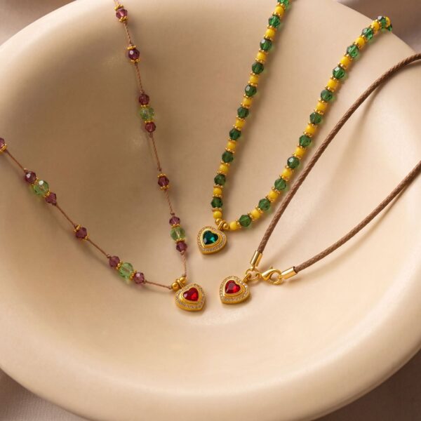 Wholesale Copper Electroplated Colorful Beaded Necklace Retro Heart Strawberry Flower Design Women S Fashion Accessory Everyday