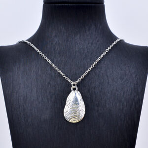 oly-90357b53f26c000cb945e0180c066b7d Wholesale Retro Metal Shell Pendant Necklace And Earrings Set Beach Vacation Style Fashion Jewelry Accessory For Gift And Resale