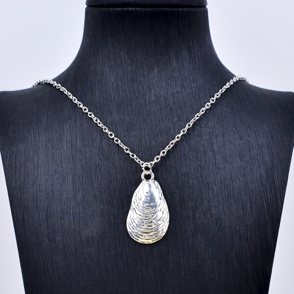 oly-90357b53f26c000cb945e0180c066b7d Wholesale Retro Metal Shell Pendant Necklace And Earrings Set Beach Vacation Style Fashion Jewelry Accessory For Gift And Resale