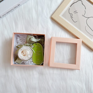Green + white flower + powder gift box
