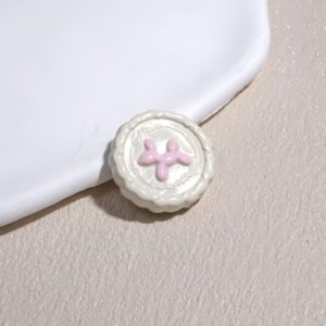07-off-white / Size is about 23*23mm, hole diameter is about 2.5mm