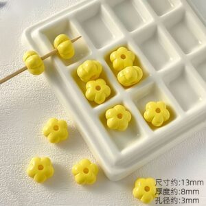 15-light yellow / Size is about 13*13mm, aperture is about 2.8
