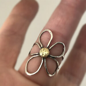 Wholesale Vintage Two Tone Hollow Flower Adjustable Ring For Women Trendy Fashion Jewelry Accessory For Boutique Resale