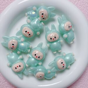 04-light green / Size is about 40*25mm, hole diameter is about 4mm