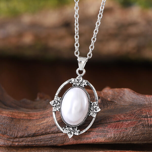 oly-9918733963be00127941cb8e460cf2c3 Wholesale Zinc Alloy Antique Silver Bohemian Pendant Necklace Oval Pearl Hollow Out Design Vintage Retro Style Fashion Jewelry Accessory For Boutique Resale