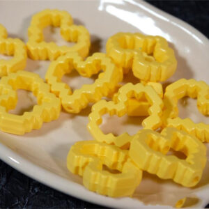 10-love frame-yellow / Heart frame 30 * 26mm, inner core 20 * 14mm (sold by piece)