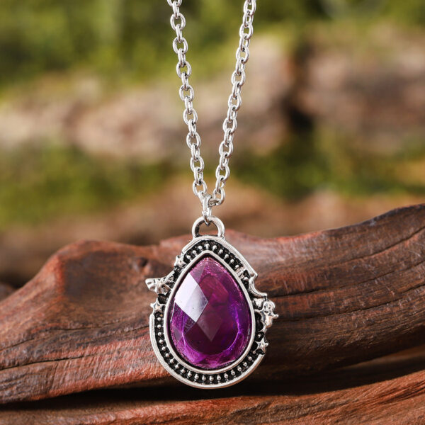 oly-9c4ba8a9947421d4157377c6b3895f83 Wholesale Vintage Carved Drop Pendant Necklace Antique Silver Tone Alloy Jewelry Accessory Boutique Style For Women