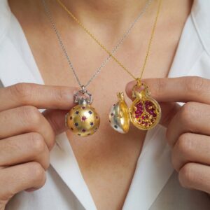 oly-9d33b2bcf4828af50fe5c1a8c33bc086 Wholesale Vintage Pomegranate Openable Locket Necklace Copper Electroplated Fashion Accessory Boutique Resale And Gift