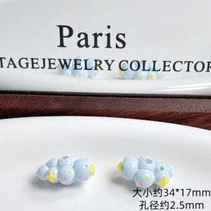 04-light blue / Large cloud (size about 17*34mm, aperture about 2.5mm)
