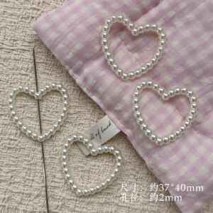 01-Imitation Pearl Hollowed-out Heart / Sold per piece