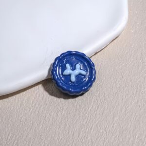 11-sapphire blue / Size is about 23*23mm, hole diameter is about 2.5mm