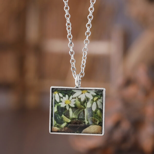 Wholesale Electroplated Zinc Alloy Retro Geometric Pendant Necklace Fashion Accessory Gift