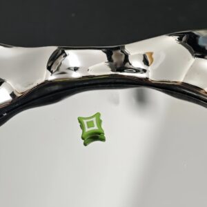 04-green / Size is about 10mm, hole diameter is about 2mm