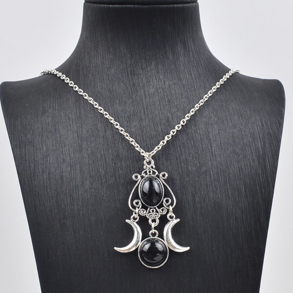 Wholesale Dark Punk Retro Moon Pendant Necklace Antique Silver Zinc Alloy Fashion Accessory For Gift And Boutique Resale