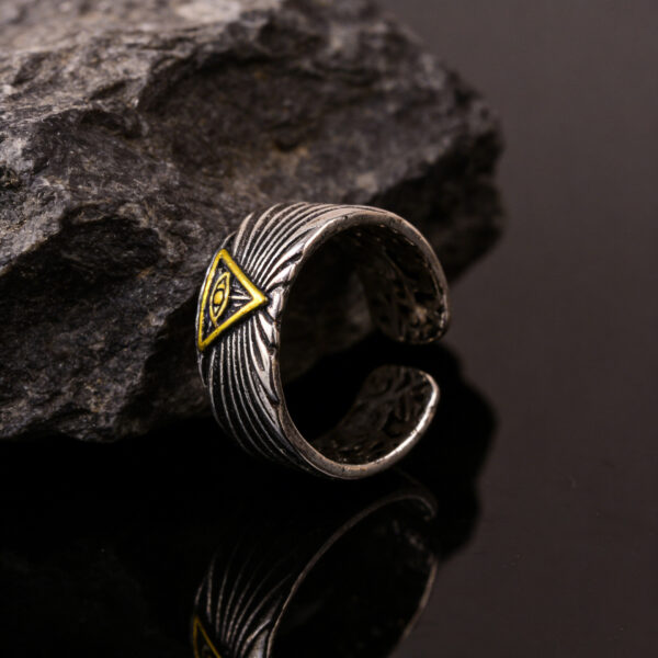 Wholesale Stylish Eye Of God Open Ring Silver Tone Zinc Alloy Distressed Vintage Design Unisex Jewelry Accessory