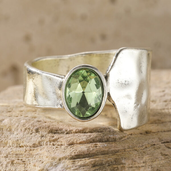 Wholesale Retro Hammered Green Gemstone Ring For Women Silver Alloy Fashion Jewelry Accessory Casual Everyday Wear