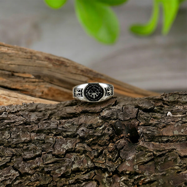 oly-b0d634e2e84c48ebddb65d8e35edf9cb Wholesale Vintage Star Punk Ring Unisex Silver Zinc Alloy Jewelry Accessory Party Gift Boutique Resale