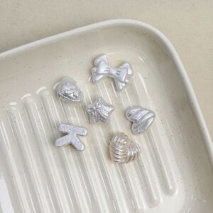 01-White / Weaving a Heart