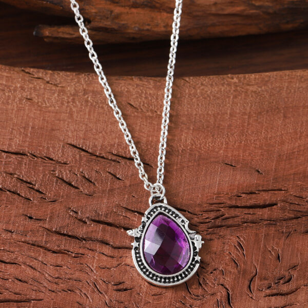 oly-b2200e4fb2428c1bf4031387d4e4a72b Wholesale Vintage Carved Drop Pendant Necklace Antique Silver Tone Alloy Jewelry Accessory Boutique Style For Women