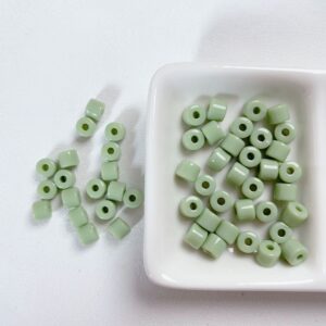13-Bean Green / Size of about 5*6mm, aperture of about 2.2mm(50/package)
