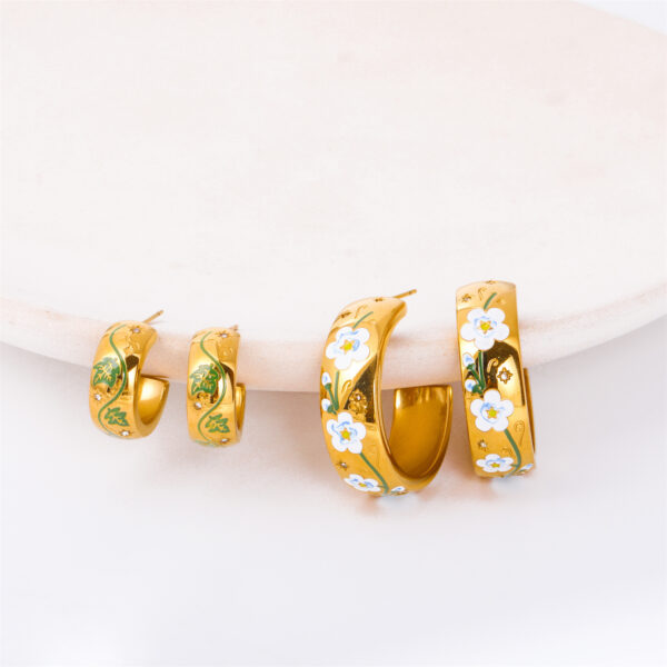 oly-b3c33d2eb5bdcd356cf6f159bb294d6c Wholesale Chic Titanium Steel Painted C Shape Hoop Earrings Fashion Accessory For Party And Boutique Resale