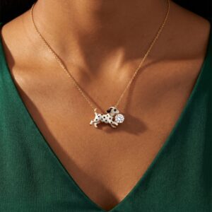 Running polka dot black-eared dog right round diamond necklace