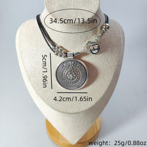 Wholesale Bohemian Round Disc Alloy Pendant Necklace Chic Fashion Accessory Gift For Boutique Resale