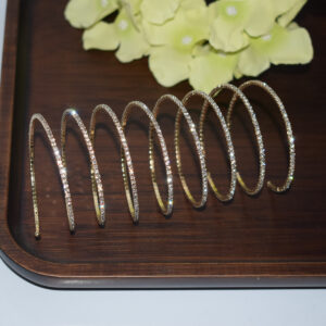 8 circles gold