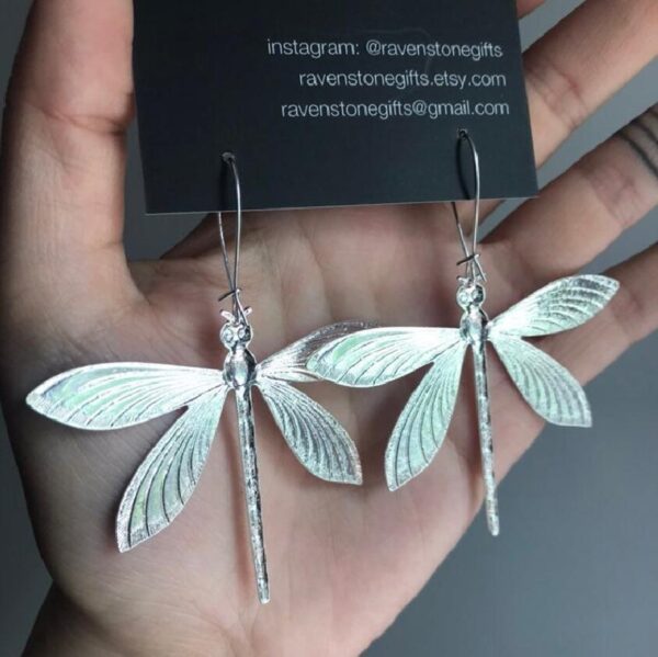 Wholesale Retro Dragonfly Earrings For Women Stylish Silver Alloy Electroplated Jewelry Party Wear Fashion Accessory