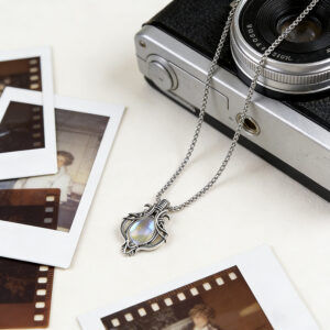 oly-be6b3aa3de7b133c25d0458c3b5009e3 Wholesale Antique Silver Hollow Drop Pendant Necklace Retro Moonstone Style Trendy Jewelry Accessory For Boutique Resale