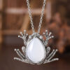 oly-c06d2693738c83a91f4089c56ae99e2e Wholesale Vintage Style Gemstone Frog Pendant Necklace Antique Silver Zinc Alloy Jewelry Boutique Resale Gift
