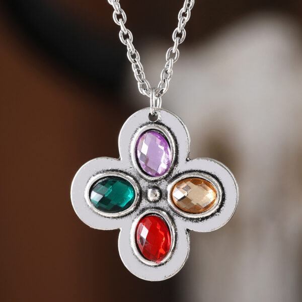 oly-c2d5c757b6412ea782ea6ca7eb839918 Wholesale Retro Ethnic Lucky Clover Pendant Necklace Zinc Alloy Ancient Silver Finish Colorful Zircon Jewelry Fashion Accessory For Boutique Resale