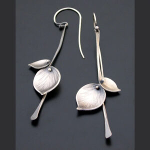 oly-c4174657332ac4e26d42ee34954f370d Wholesale Bohemian Leaf Earrings Ancient Silver Tone Metal Women S Fashion Jewelry Accessory For Daily Wear