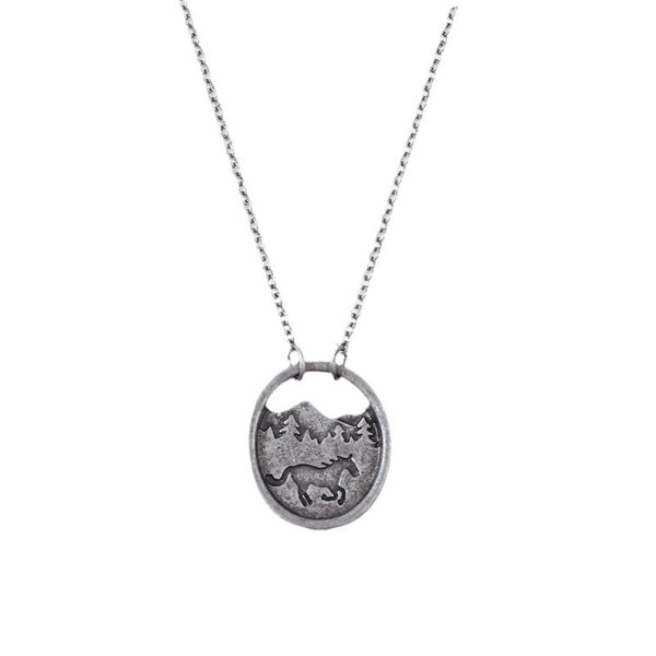 oly-c494924565d4b54df5ff188593986c76 Wholesale Antique Silver Horse Mountain Pendant Necklace Chic Fashion Accessory For Everyday Wear