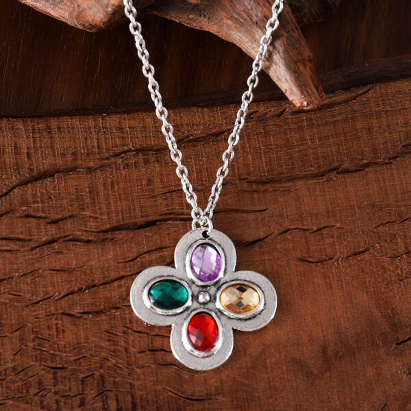 oly-c5982954a59b75bb18e2ce436e24eb2d Wholesale Retro Ethnic Lucky Clover Pendant Necklace Zinc Alloy Ancient Silver Finish Colorful Zircon Jewelry Fashion Accessory For Boutique Resale
