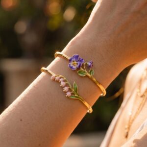 Wholesale Stainless Steel Electroplated Flower Open Bracelet Pink Carnation Design Everyday Jewelry Accessory