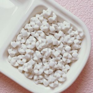 03-White / The size is about 10*6mm, the aperture is about 1.5mm