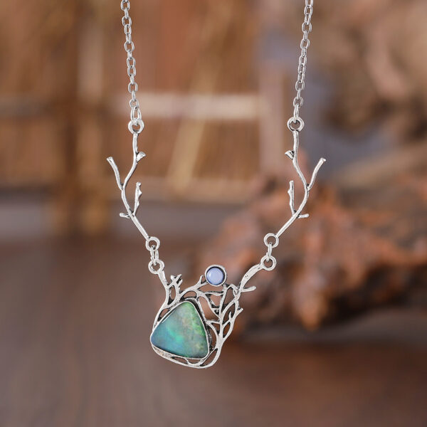 Wholesale Stylish Antler Pendant Necklace Colorful Zircon Ancient Silver Alloy Fashion Animal Jewelry Gift For Boutique