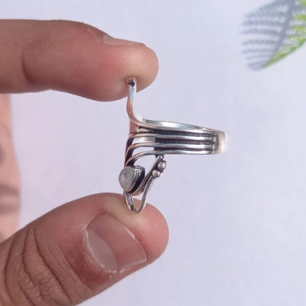 oly-cb2f08fb84d0d893159c660c846df29b Wholesale Vintage Wide Band Moonstone Ring Silver Hollow Out Geometric Fashion Jewelry Accessory Gift Resale