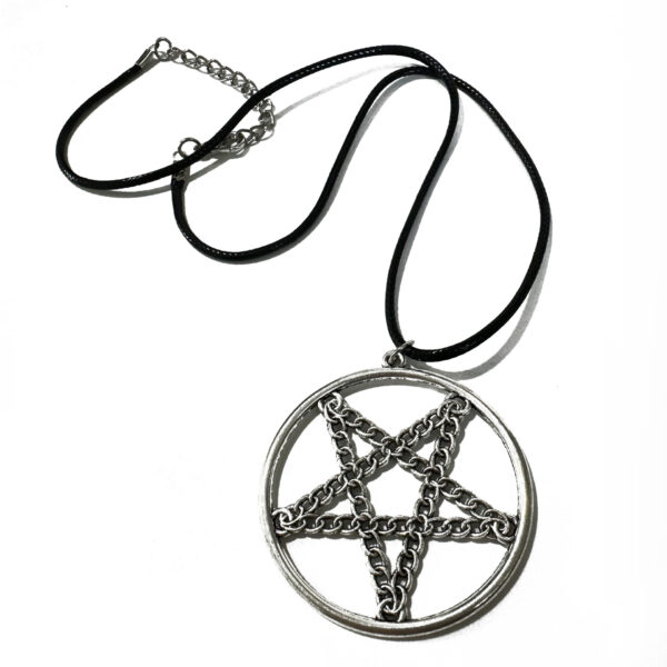 oly-cbbcdbe3085ec0ccca84e6d8607c7e21 Wholesale Gothic Round Hollow Star Pendant Necklace Hip Hop Punk Style Ancient Silver Zinc Alloy Fashion Jewelry Accessory Gift Boutique Resale