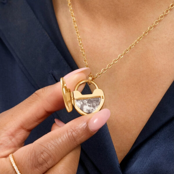 Wholesale Trendy Heart Photo Locket Electroplating Copper Pendant Necklace For Mom Mother S Day Gift Copper Electroplated Fashion Jewelry Accessory