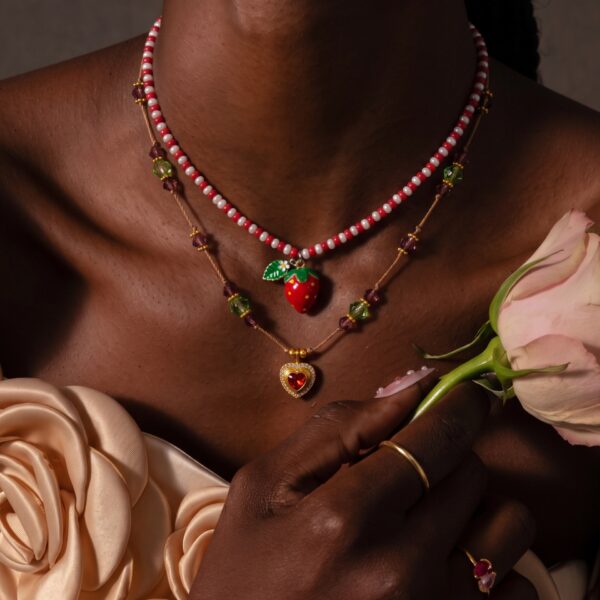 Wholesale Copper Electroplated Colorful Beaded Necklace Retro Heart Strawberry Flower Design Women S Fashion Accessory Everyday