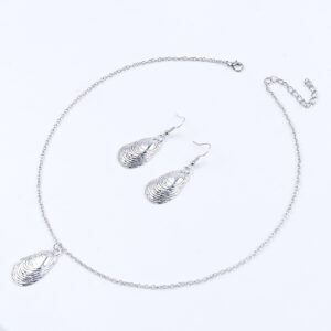 Shell earrings and necklace set (fg1335)