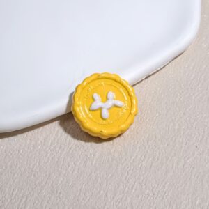 10-yellow / Size is about 23*23mm, hole diameter is about 2.5mm